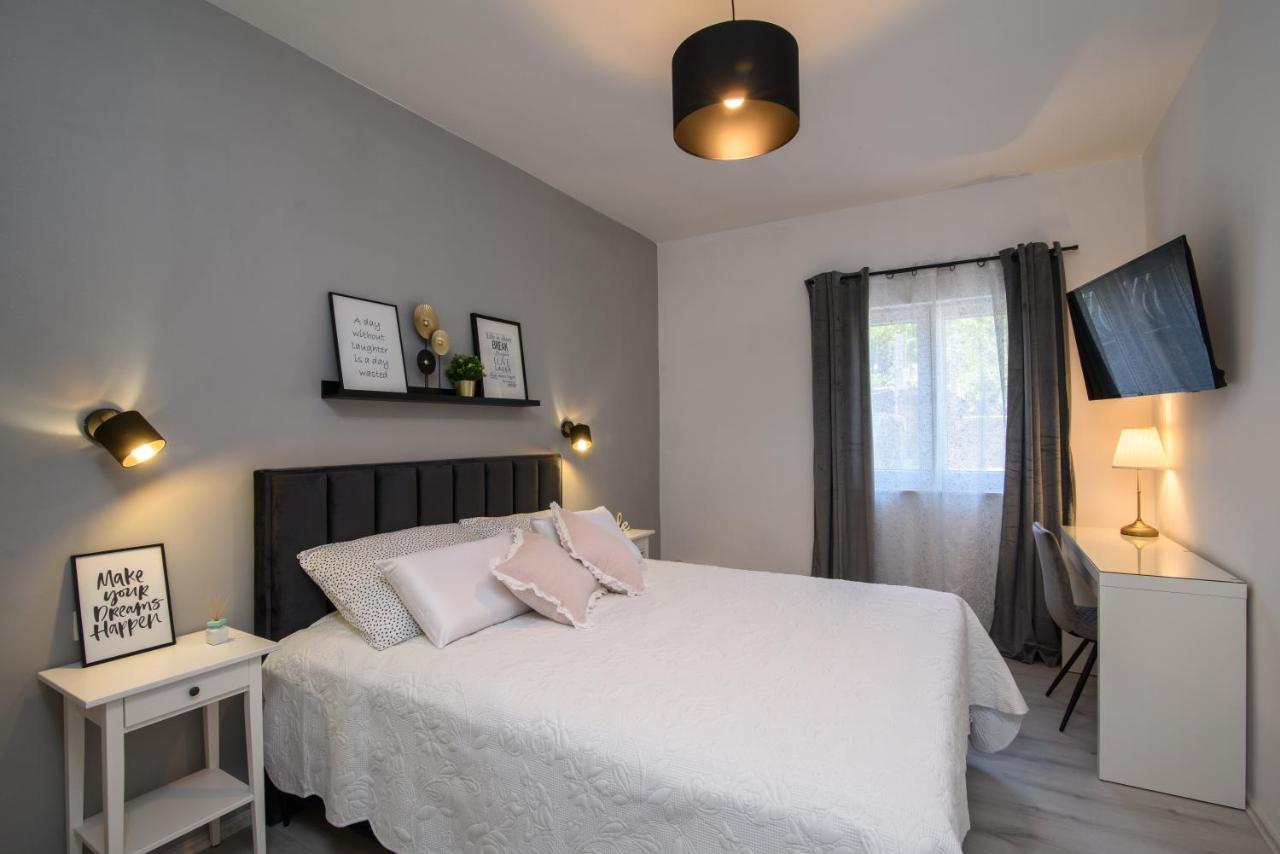 Luxury Apartment Hajdi トロギール エクステリア 写真
